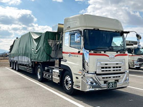 けん引車(セミトレーラー車)