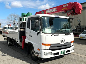 中型移動式クレーン(4tクレーン車)